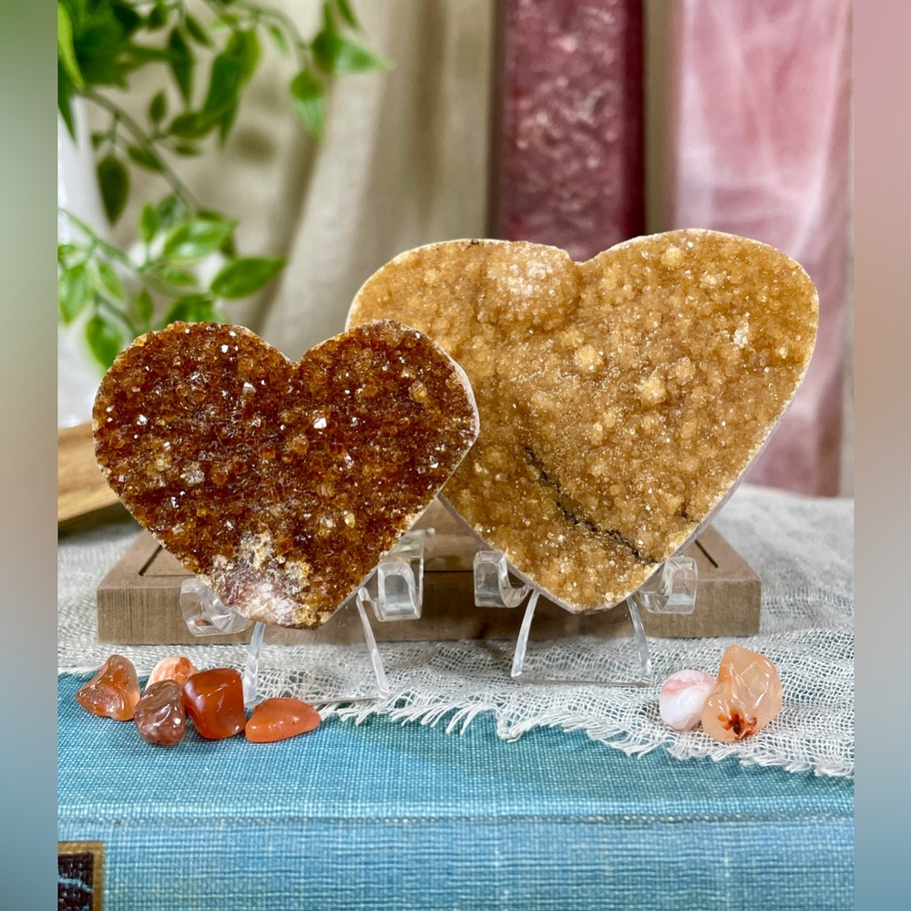 1288 2 Piece Set of Citrine Crystal Heart Carvings - Picture 5 of 9